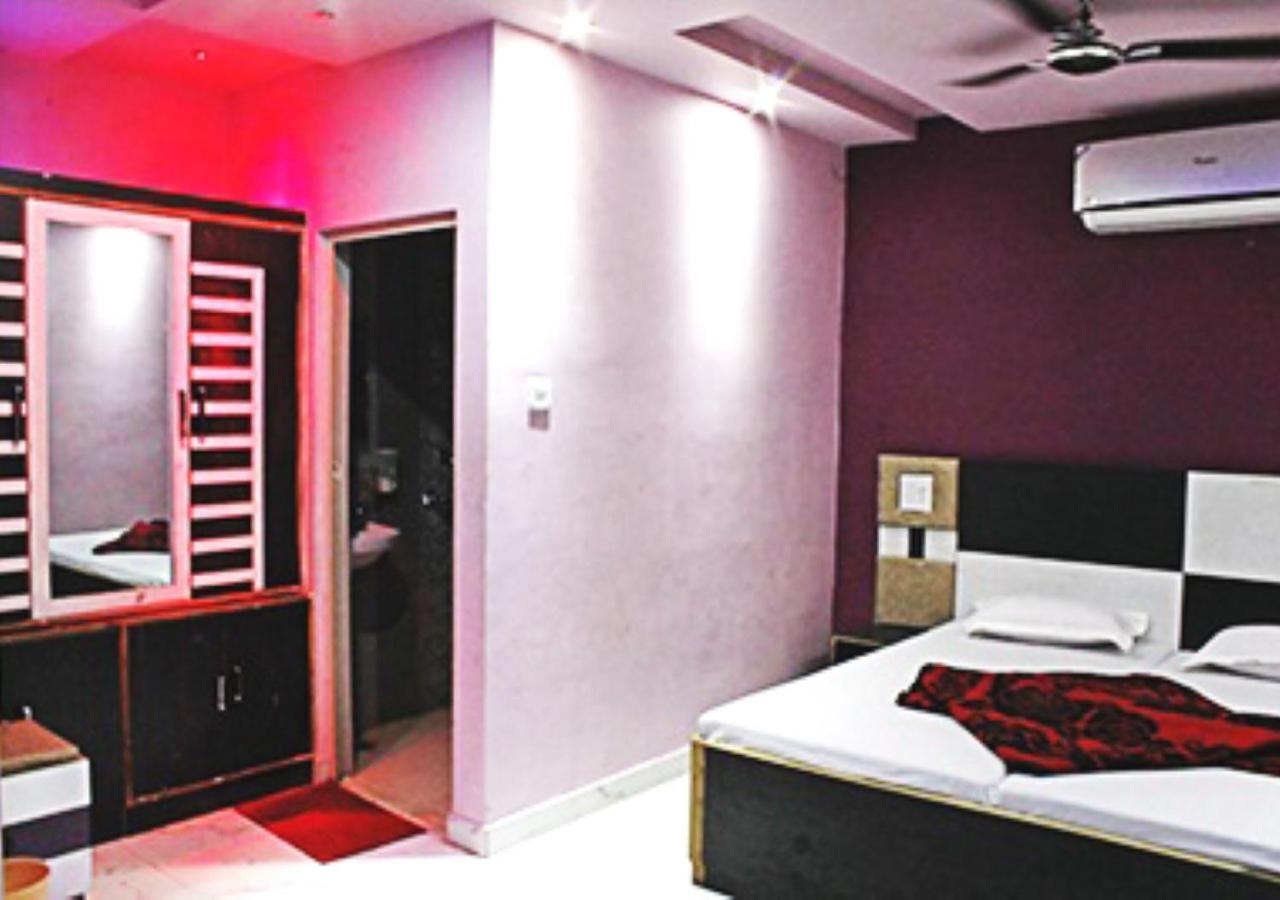 Hotel Roshan พาราณสี ภายนอก รูปภาพ