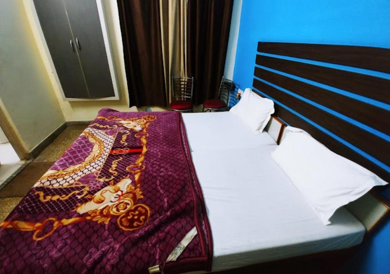 Hotel Roshan พาราณสี ภายนอก รูปภาพ
